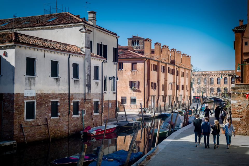 Venice: Hidden Spots Guided Photography Tour - Two hours of shooting: how the tour typically moves