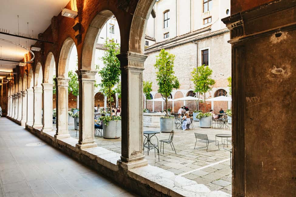 Venice: Highlights and Hidden Gems Night Walking Tour - Should you book this Venice after-sunset walking tour?