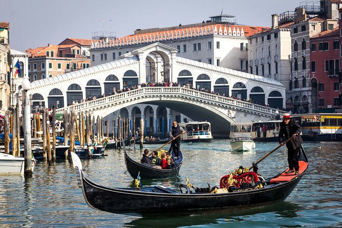 Venice Highlights Self Guided Scavenger Hunt and Walking Tour - Campo S. Salvador and the feeling of Venice between the headlines
