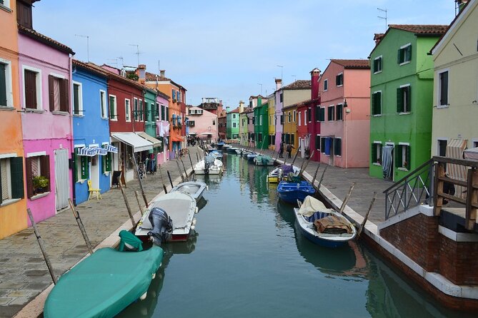 VENICE in 1 Day WOW Tour: city walk, Murano, Burano with lunch! - Burano’s canals, lace, and multicolor houses