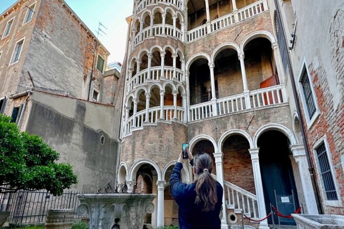 Venice in A Day: St Mark's Basilica, Doge's Palace & Gondola Ride - Doge’s Palace: Casanova’s cell, the Bridge of Sighs, and the architecture of power
