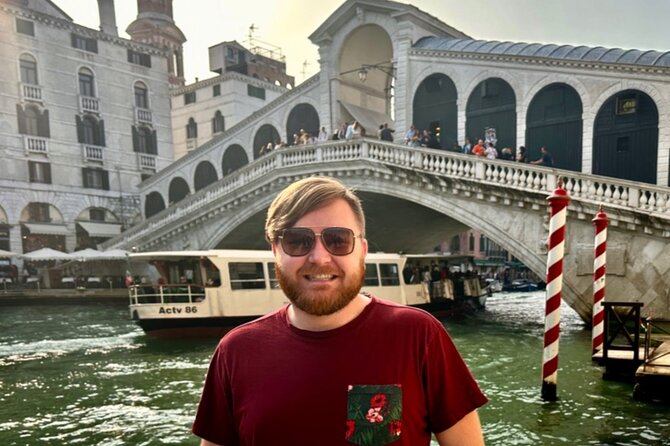 Venice in A Day: St Mark's Basilica, Doge's Palace & Gondola Ride - Small group size: why 19 matters more than it sounds