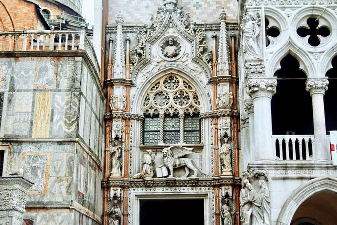 Venice in a Day: The Main Highlights of the City - Gondola time at 3:00 pm or 5:15: shared ride, classic canals