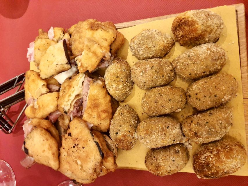 Venice: Jewish Ghetto and Cannaregio Food and Wine Tour - Wine pairings that actually make sense: kosher wine plus sparkling sips