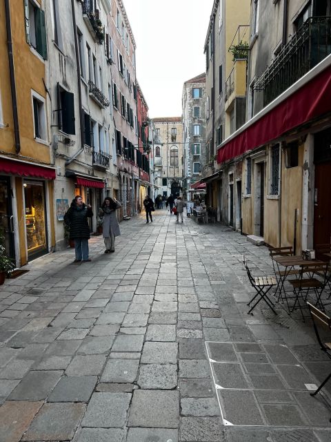 Venice: Jewish Ghetto and Synagogue Ticket with Audio Guide - Starting at the ticket office and downloading your audio guide