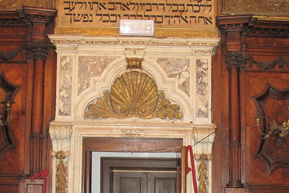 Venice: Jewish Ghetto and Synagogue Ticket with Audio Guide - Spanish Synagogue: study rooms, midrash collections, and an ancient oven