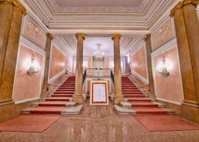 Venice: La Fenice Theater Tour - The 1-hour format: what happens during the shared tour