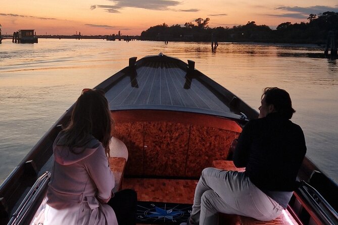 Venice Lagoon Tour with Historic Venetian Boat - Murano Glass Masters Stop: Cultural Value or Shopping Pressure?