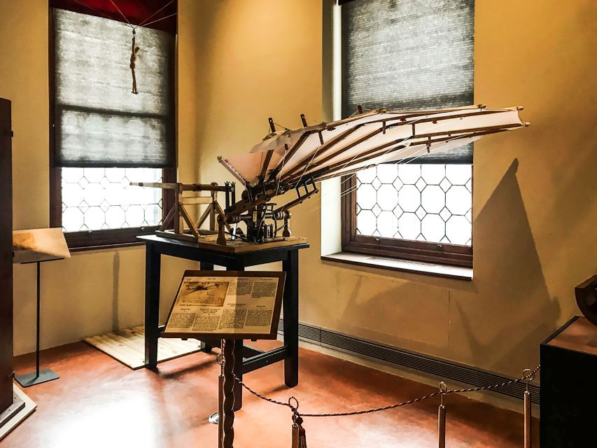 Venice: Leonardo Da Vinci Museum Entrance Ticket - Art meets science: anatomy studies and backlit painting replicas