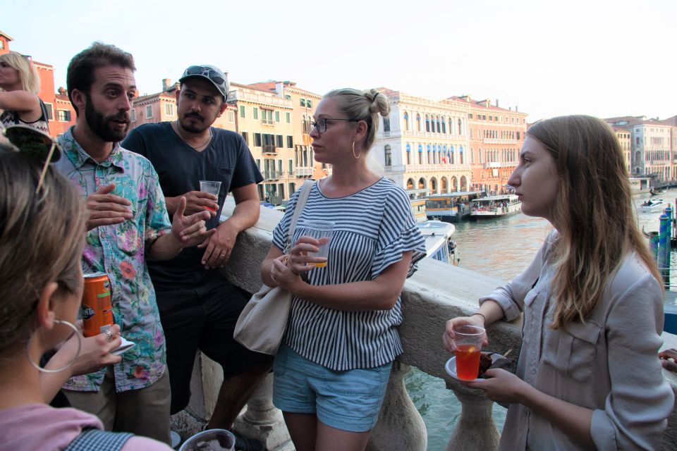 Venice: Local Secrets of Venice Tapas & Wine Walking Tour - How the wine and cichetti sampling really works (3 wine glasses, multiple bites)