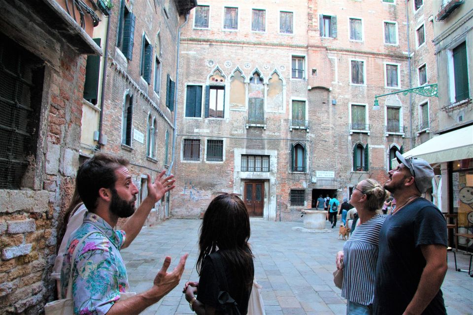 Venice: Local Secrets of Venice Tapas & Wine Walking Tour - Small group (max 10) means you actually talk, not just listen