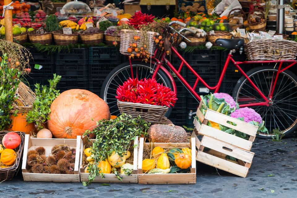Venice: Market Tour and Meal at a Local's Home - Venice market time with your Cesarina: what to buy and why