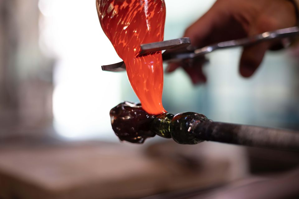 Venice: Murano and Burano Excursion - The old glass factory: what to watch during the demo (and what to do with the free time)