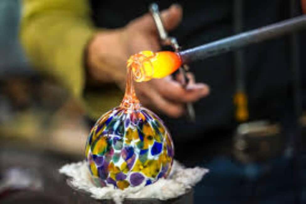 Venice: Murano and Burano Half-Day Lagoon Trip - Murano in about one hour: live glassblowing and limited walking time