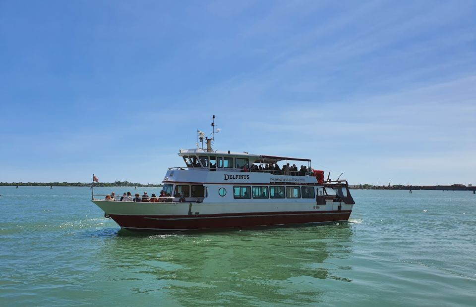 Venice: Murano & Burano Panoramic Boat Tour w/ Glassblowing - Why Murano and Burano work so well as a half-day boat plan