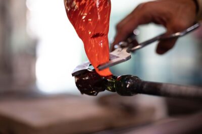 Venice: Murano Glass-Blowing Demo and Workshop - Inside Vetreria Artistica Colleoni: The 15-Minute Glassblowing Moment
