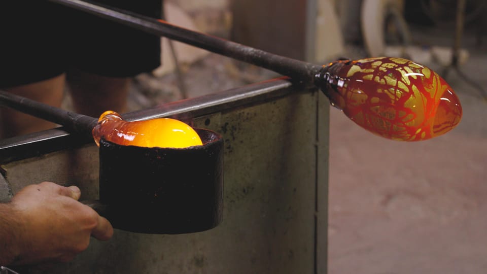 Venice: Murano Glass Factory Guided Tour with Prosecco - The Showroom Stop: Buying Murano Glass Without the Guesswork