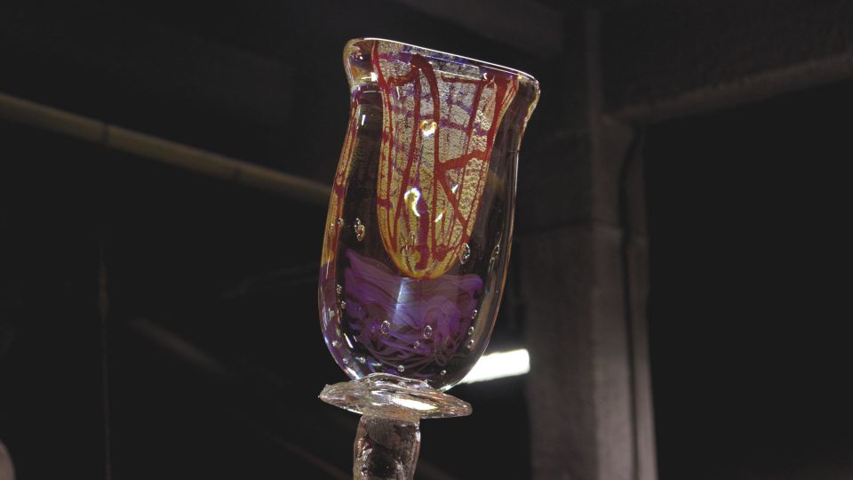 Venice: Murano Glass Factory Guided Tour with Prosecco - Small Rules That Matter: Luggage, Rain, and Comfort on the Factory Floor