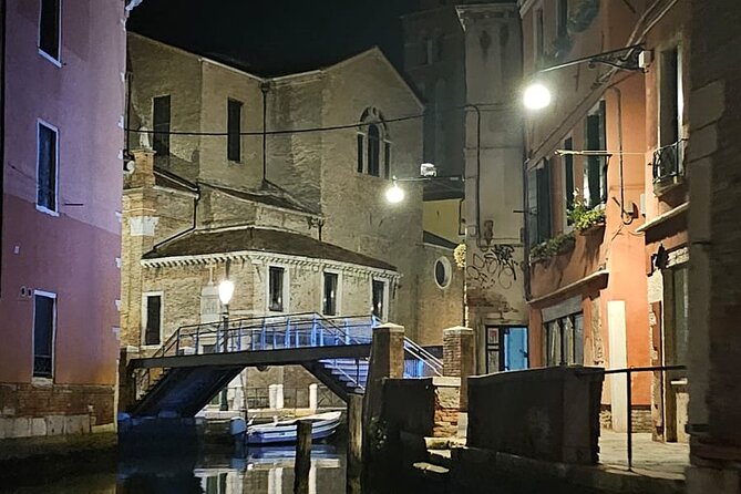 Venice Night Boat Tour from Zattere - Grand Canal finale: Santa Maria della Salute floats on water