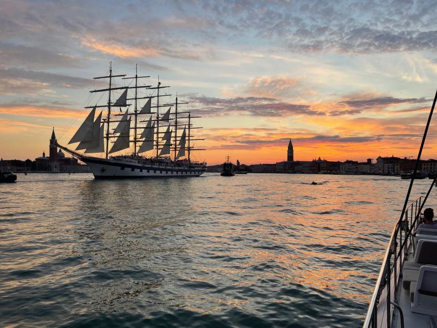 Venice: Night Catamaran Cruise of the Lagoon - Venice After Dark: What Makes This Catamaran Cruise Special