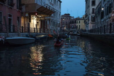 Venice: Night + Sunset Kayak Tour Kayak in the Canals - Stop-by-Stop: What You’ll Actually Do in the 100 Minutes