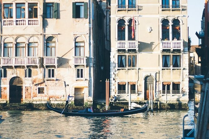 Venice Off the Beaten Path: Private Tour in Venice with a Local - Palazzi, masks, and the bridge of fists: details you’ll want to notice twice