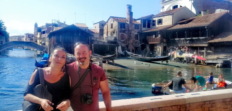 Venice: Off the Beaten Path Walking Tour - The Two-Hour Rhythm: Squares, Markets, and Narrow Lanes