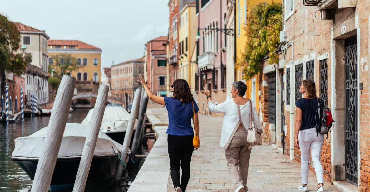 Venice: Off the Beaten Track Private City Tour - Finding the meeting point and what to wear for the stroll