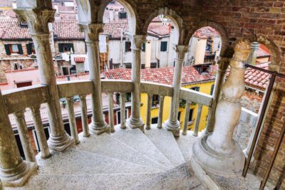 Venice: Palazzo Contarini del Bovolo Entrance Ticket - The climb: what the spiral staircase feels like