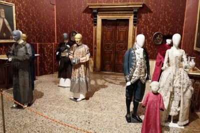 Venice Palazzo Mocenigo: History of Textile, Costume and Perfume - Using pre-booked entry to save your Venice time