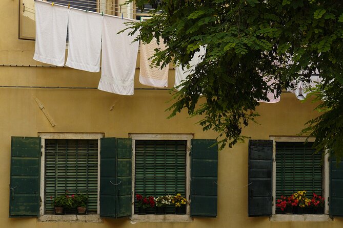 Venice Photography Walking Tour with Private Guide - Booking it smart: picking daytime vs sunset