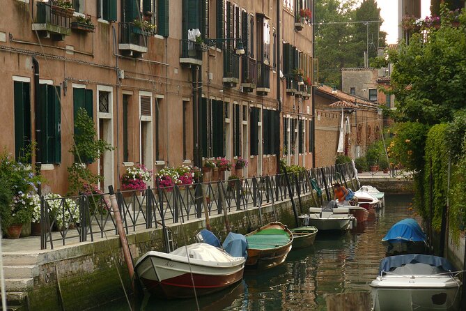 Venice Photography Walking Tour with Private Guide - Daytime tour: St Mark’s Square, Rialto Market, and Mercerie street scenes