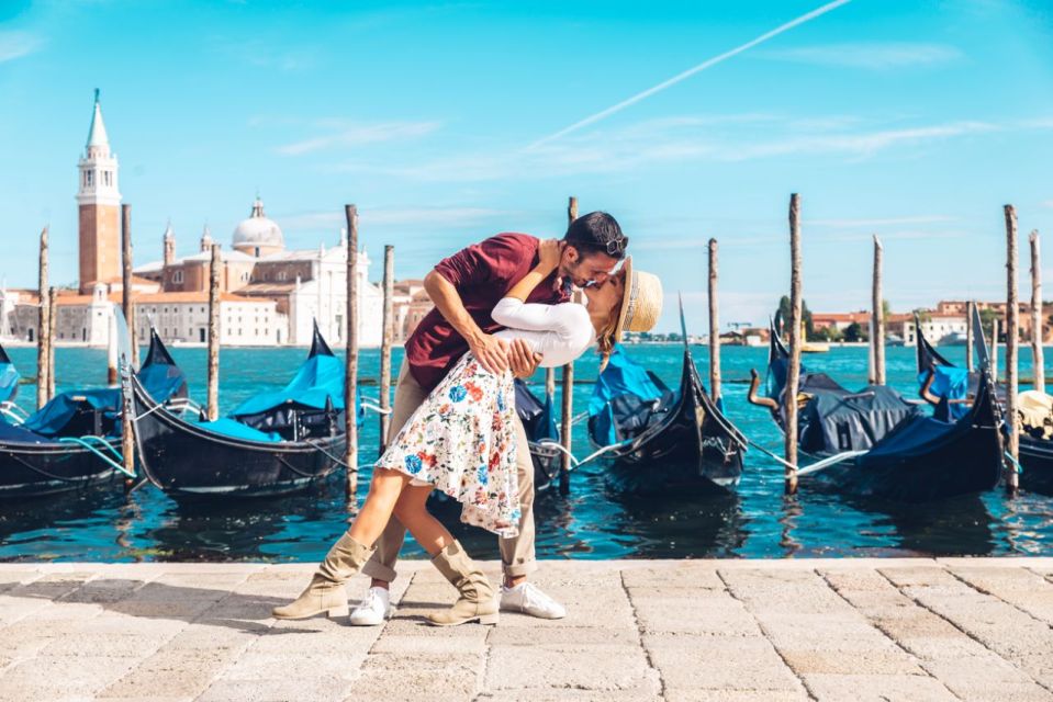 Venice: Photoshoot at Piazza San Marco and the Canals - Piazza San Marco photoshoot: why a pro beats selfies