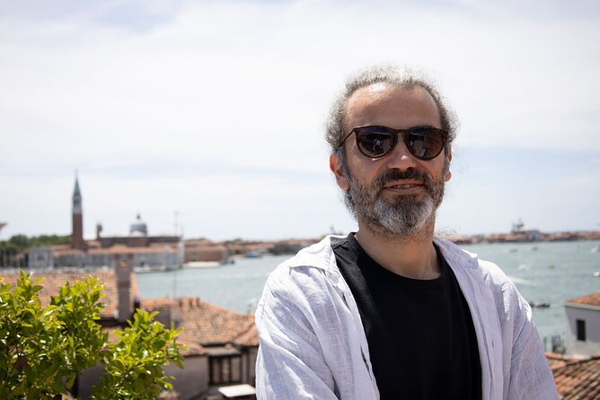 Venice Portrait Photoshoot - Making Memories - Pickup, mobile ticket, and meeting-day ease