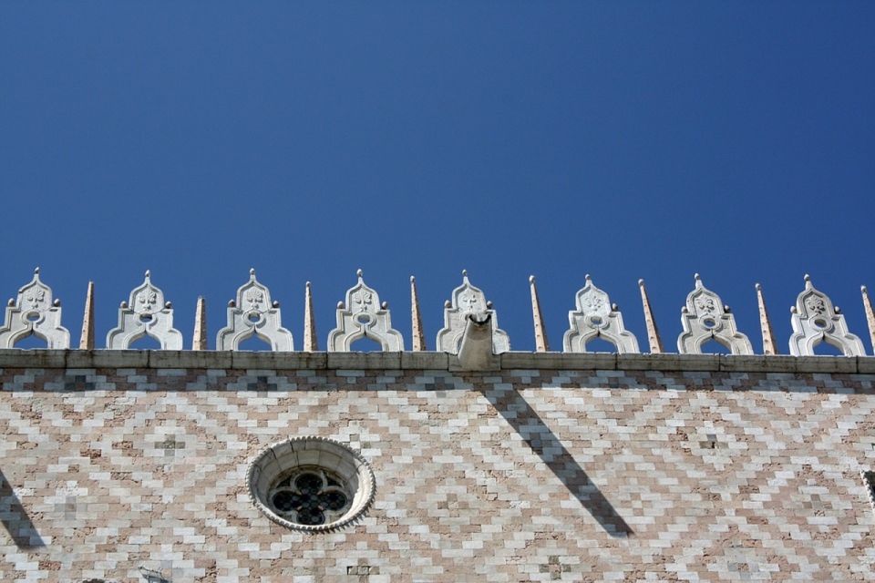 Venice: Private 2-Hour Doge's Palace Tour - Doge’s Palace and Why It’s Such a Big Deal