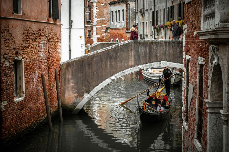 Venice: Private 2-Hour Walking Tour - Venetian Craft Traditions and Roman-Era Connections