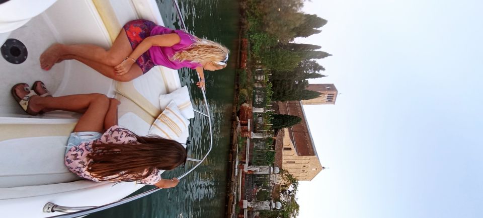 Venice: private boat tour to Murano, Burano, Torcello - Comfort and safety on an open lagoon boat