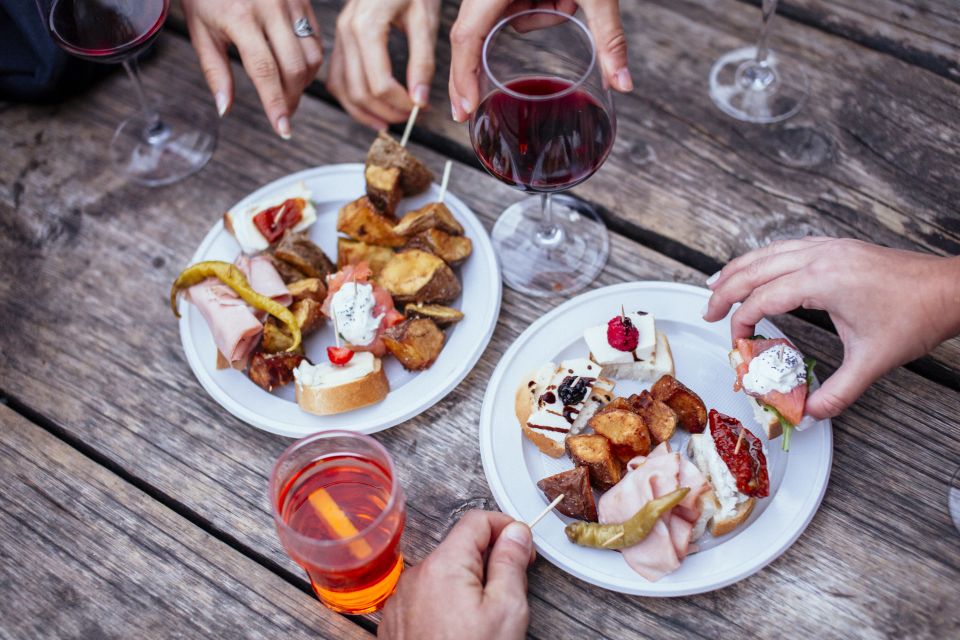 Venice: Private Evening Tour w/ Drinks & Bites in Cannaregio - Venice Nightlife Intro in Cannaregio: Why 2.5 Hours Works