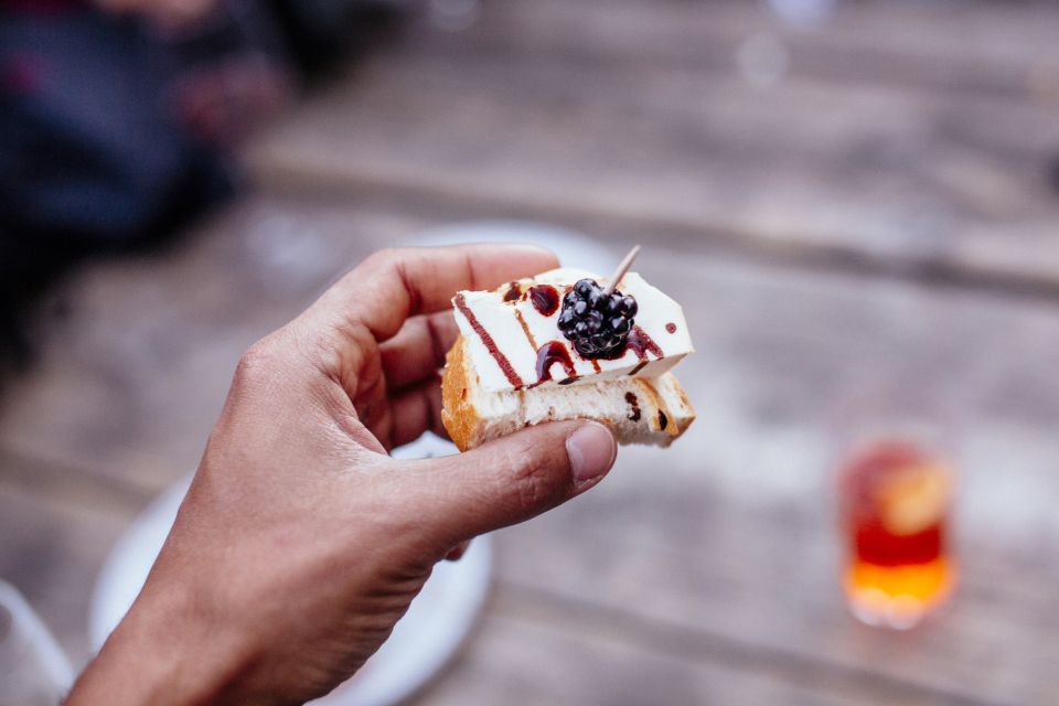 Venice: Private Evening Tour w/ Drinks & Bites in Cannaregio - The Canal Moment: When the Evening Includes a Scenic Twist