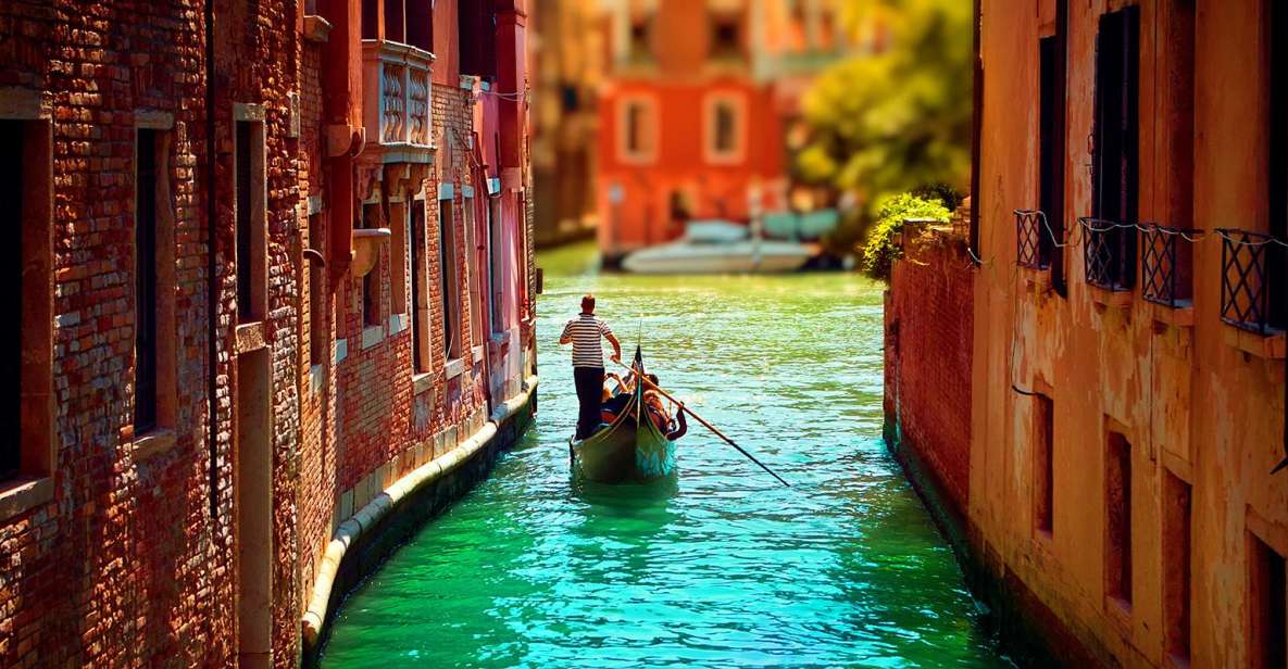 Venice: Private Gondola Cruise for up to 5 Passengers - Practical tips: how to get the most out of your gondola time