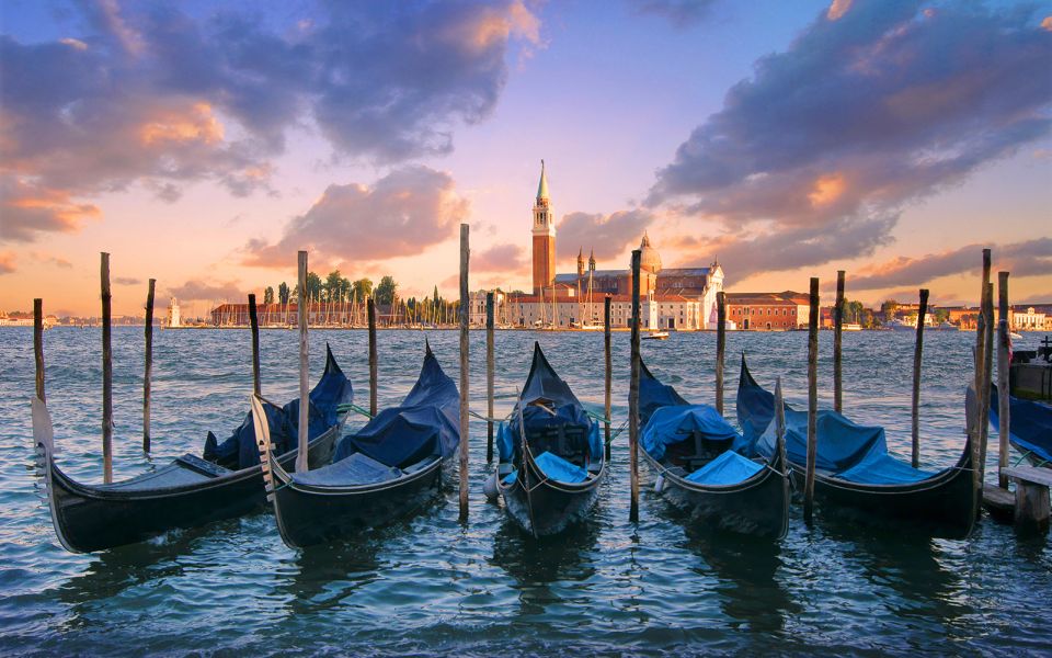 Venice: Private Gondola Cruise for up to 5 Passengers - FAQ