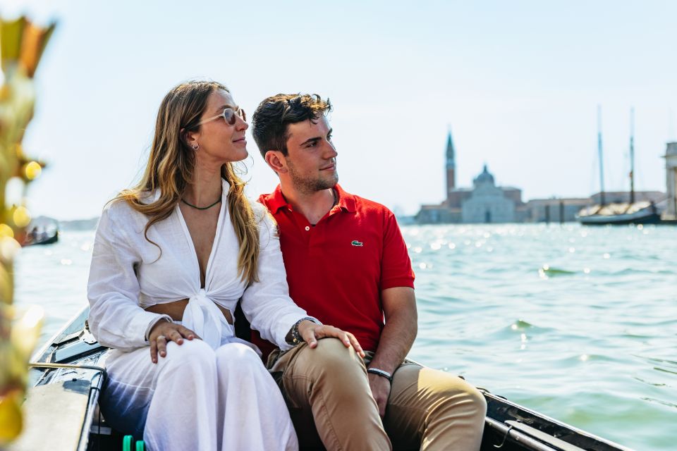 Venice: Private Gondola Ride along Grand Canal - Gondoliers and Commentary: What the Self-Guided Setup Means