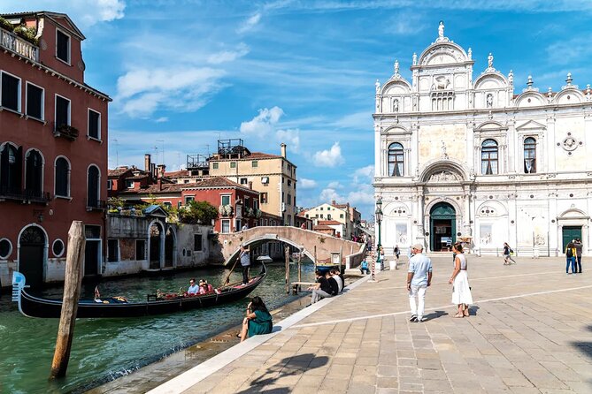 Venice Private Gondola Ride: Explore Hidden Canals and Sights - Rialto, San Marco, Doge’s Palace, and Chiesa della Salute: the big finales