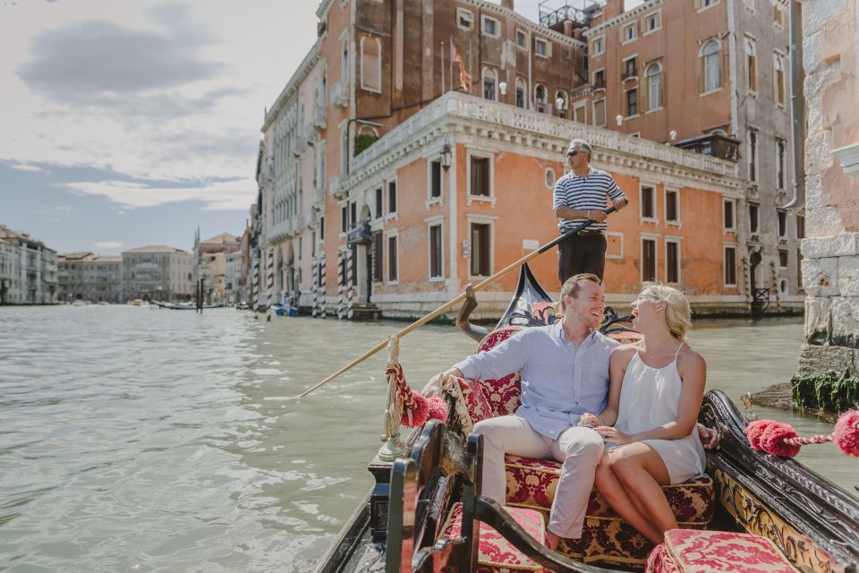 Venice: Private Gondola Ride with Photo Shoot - The 30-Minute Gondola Ride: Privacy, Pace, and Photo Time