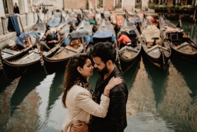 Venice: Private Gondola Ride with Professional Photographer - Meeting at Caffè Rialto: where your gondola story starts
