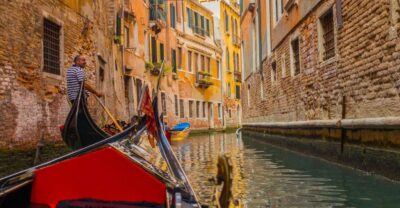 Venice: Private Gondola Tour - 30 Minutes on the Water: How the timing really hits