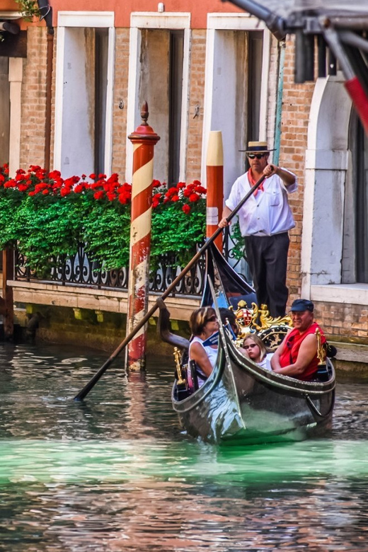 Venice: Private Grand Canal Gondola Ride from Rialto - Rialto Bridge: The View You Only Get From the Water