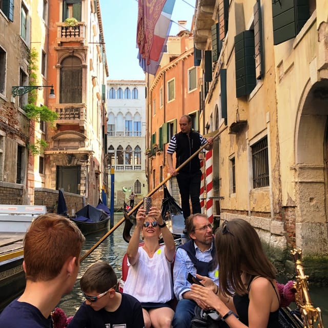 Venice: Private Grand Canal Gondola Ride from Rialto - Private Means Up to Five People, Not Just a Ticket