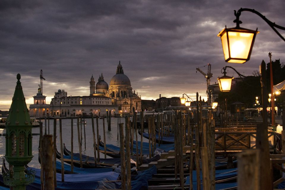 Venice: Private Murders & Mysteries Tour - Lagoon islands and the reality behind the mental asylums