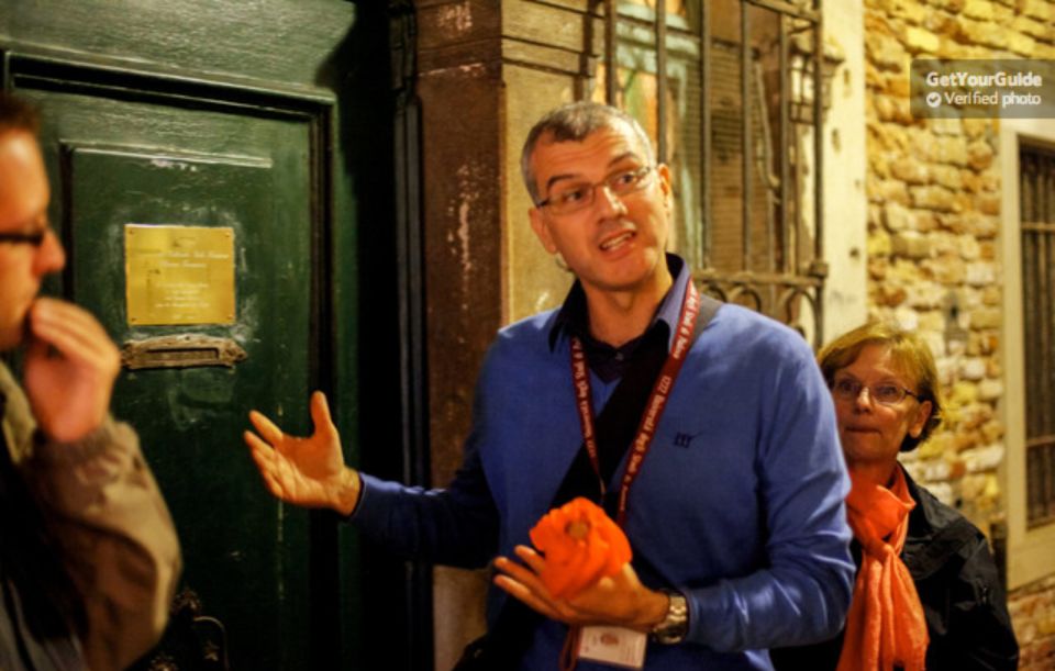 Venice: Private Murders & Mysteries Tour - The mystery segment: footprints, headless tales, and canal ghosts